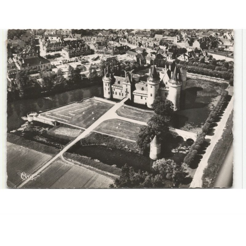 SULLY-sur-LOIRE: le château vue aérienne 10x15 - très bon état