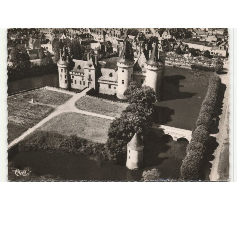 SULLY-sur-LOIRE: le château vue aérienne 10x15 - très bon état