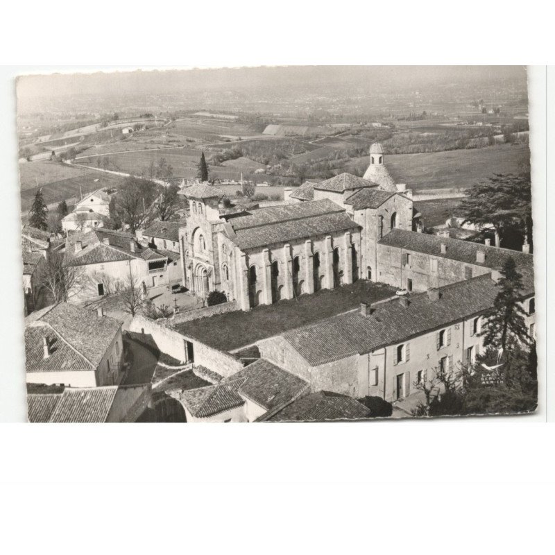 MOIRAX: l'église romane du XIe et XIIe siècle vue aérienne 10x15 - très bon état