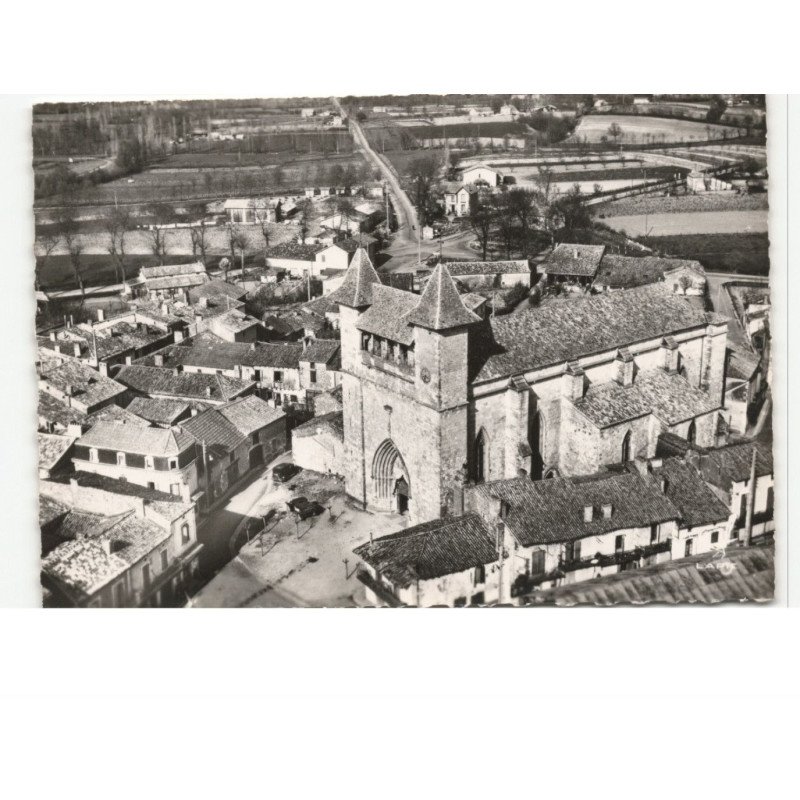 VILLEREAL: l'église vue aérienne 10x15 - très bon état