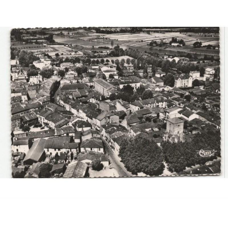 SAINTE-LIVRADE: la rue principale et le centre de la ville vue aérienne 10x15 - état