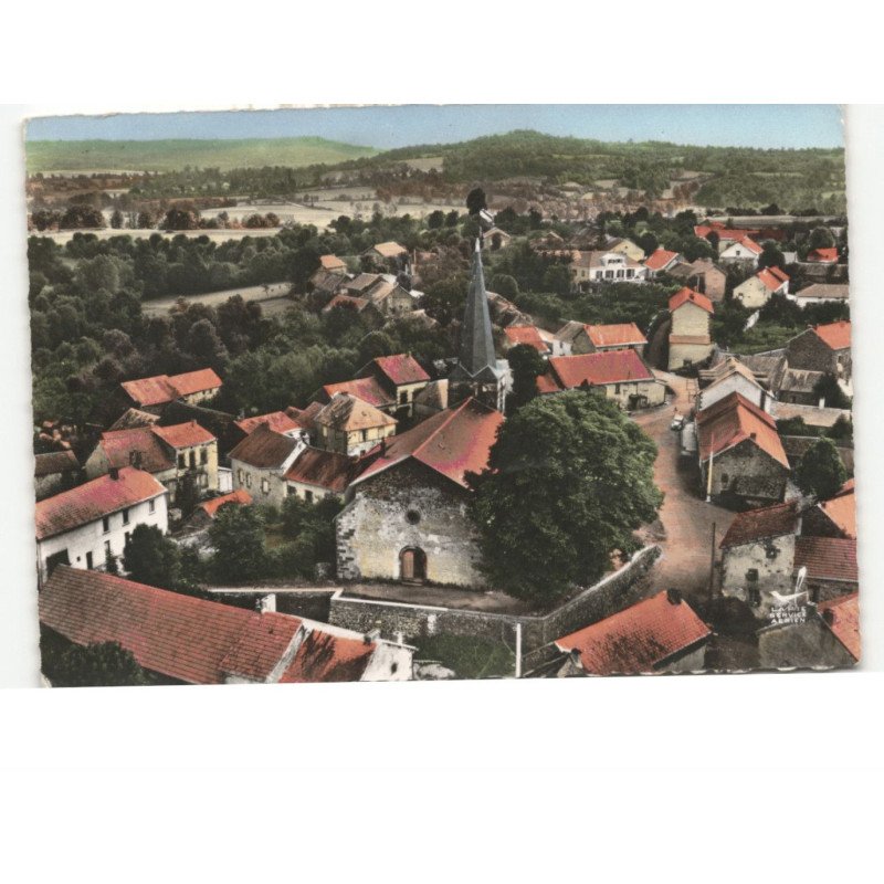 CHAPDES-BEAUFORT: l'église et le bourg vue aérienne 10x15 - très bon état