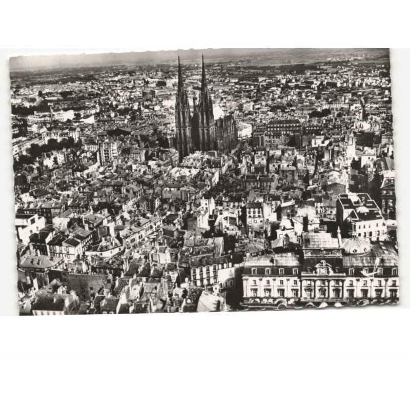 CLERMONT-FERRAND: vue générale et la cathédrale vue aérienne 10x15 - très bon état
