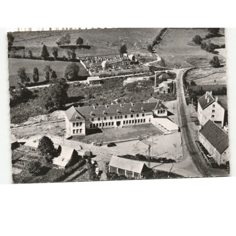 LATOUR-D'AUVERGNE: le groupe scolaire vue aérienne 10x15 - très bon état