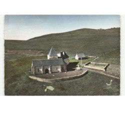 SAINT-ALYRE-es-MONTAGNE: l'église vue aérienne 10x15 - très bon état