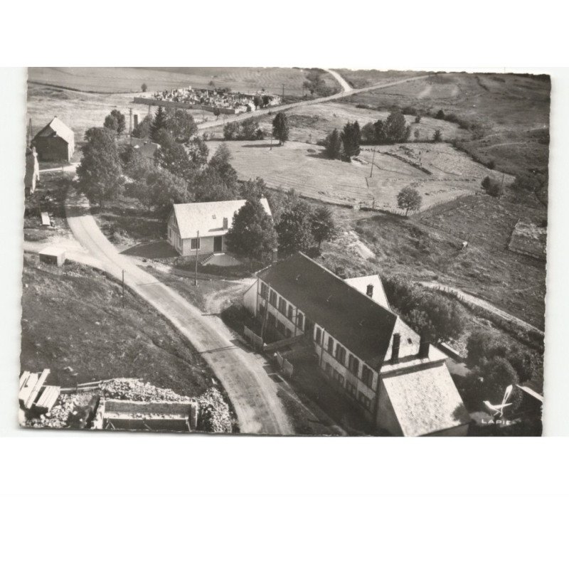 SAINT-GENES-CHAMPESPE: l'école vue aérienne 10x15 - très bon état