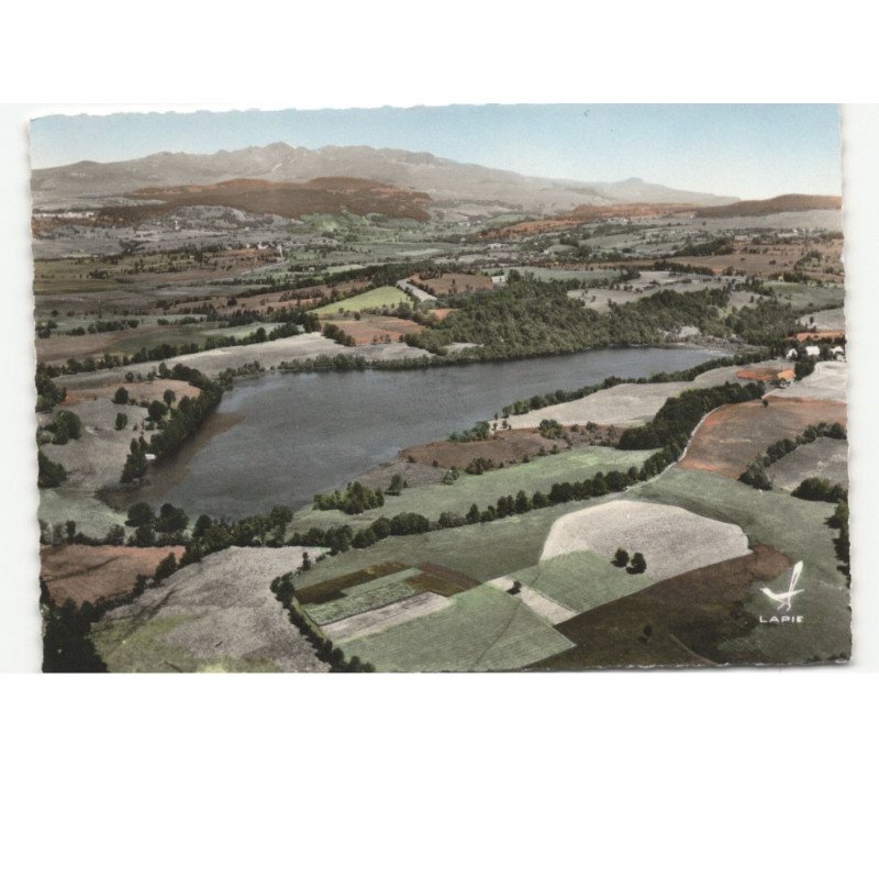 SAINT-GENES-CHAMPESPE: lac de la landie vue aérienne 10x15 - très bon état