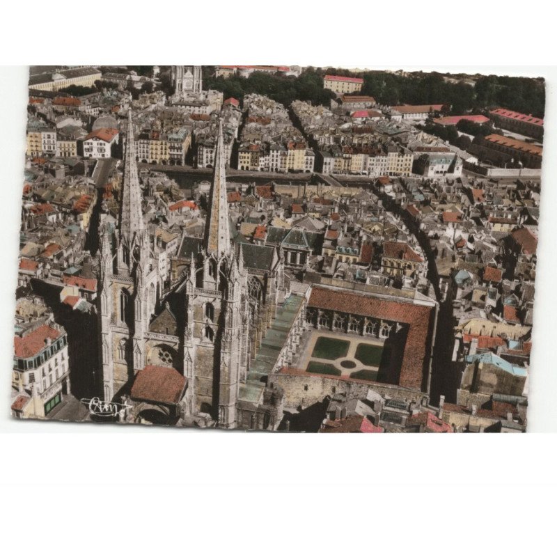 BAYONNE: la cathédrale et le cloître vue aérienne 10x15 - très bon état