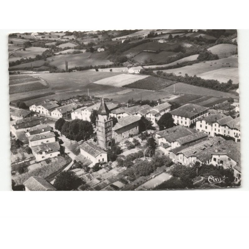 AINHOA: vue générale, l'église vue aérienne 10x15 - très bon état