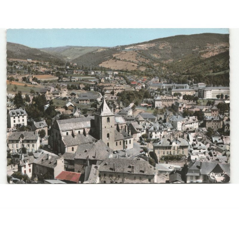 MARVEJOLS: l'église vue aérienne 10x15 - très bon état