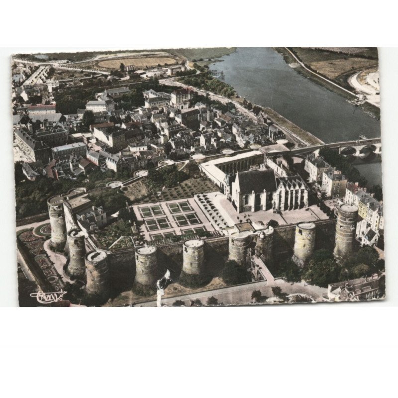 ANGERS: le château vue aérienne 10x15 - très bon état
