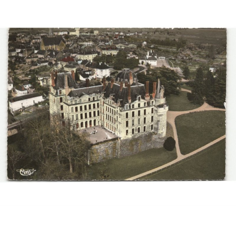 BRISSAC: le château vue aérienne 10x15 - très bon état