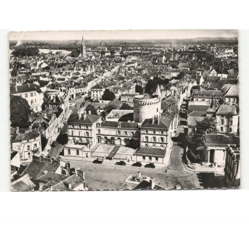 SAUMUR: place de l'arche d'orée vue aérienne 10x15 - état