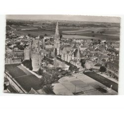 MARTIGNE-BRIAND: l'église et le château vue aérienne 10x15 - très bon état