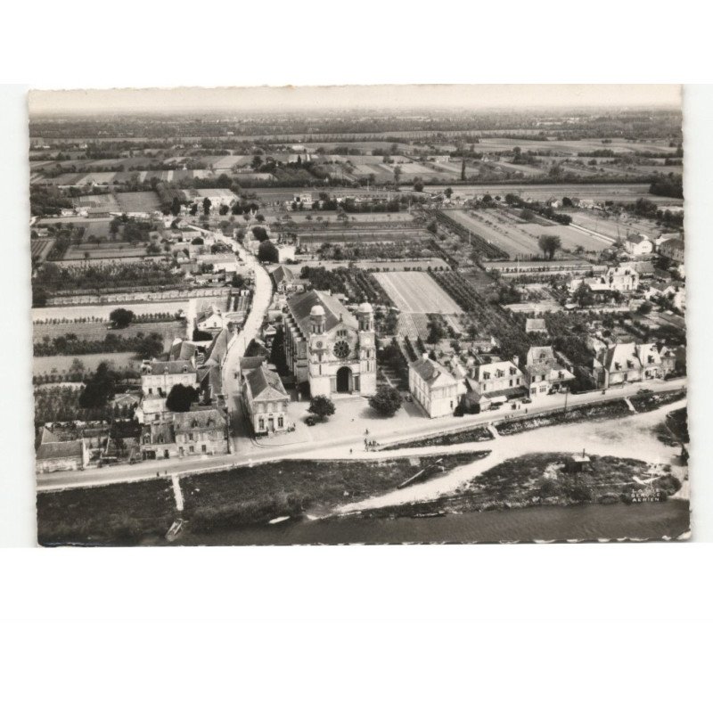 SAINT-CLEMENT-des-LEVEES: l'église et le bourg vue aérienne 10x15 - très bon état