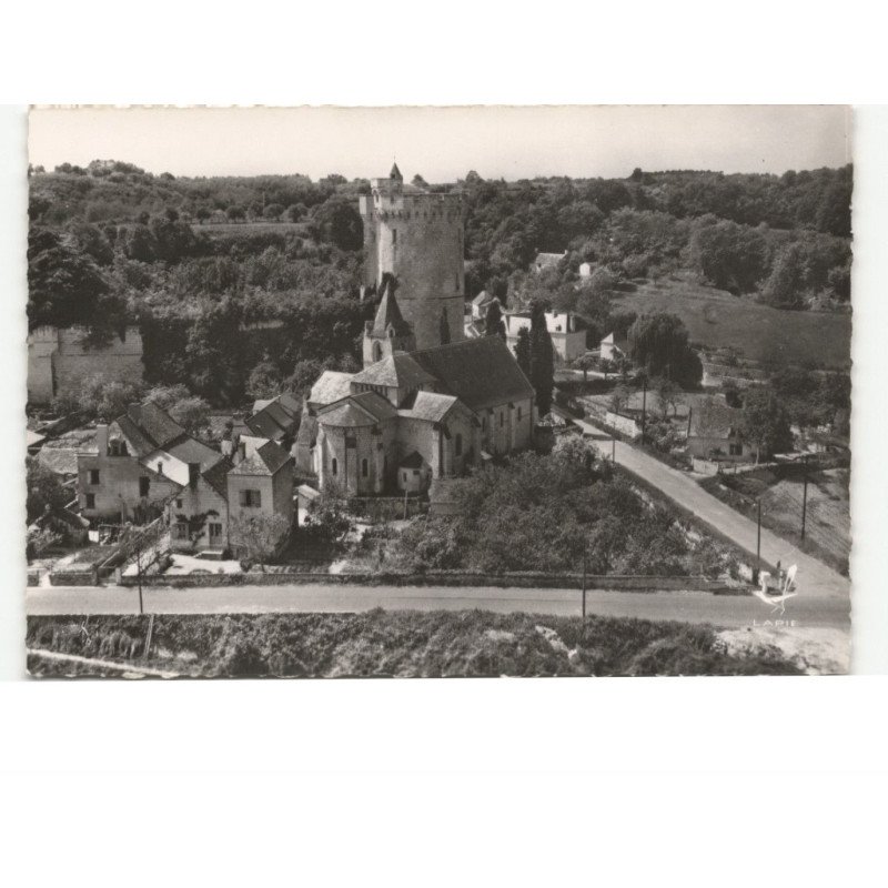 TREVES: la tour XIe siècle et l'église vue aérienne 10x15 - très bon état