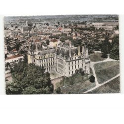 BRISSAC: le célèbre château qui appartient depuis 400 ans à la famille des ducs vue aérienne 10x15 - très bon état
