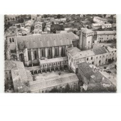 LA CHAISE-DIEU: la cour du cloître vue aérienne 10x15 - très bon état