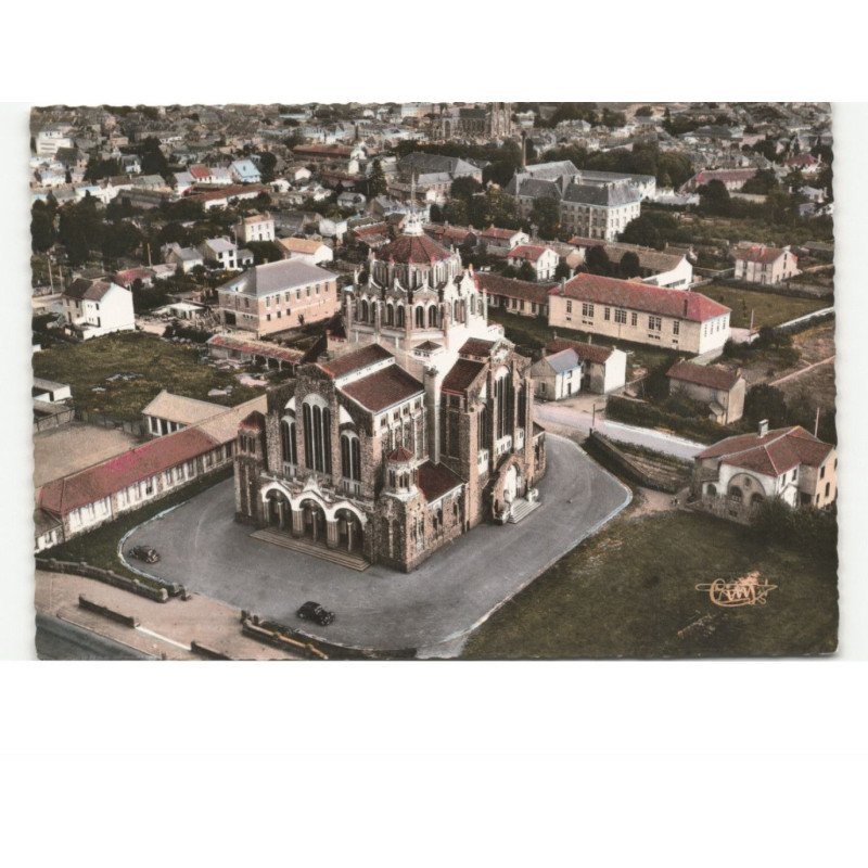CHOLET: l'église du sacré-coeur vue aérienne 10x15 - très bon état