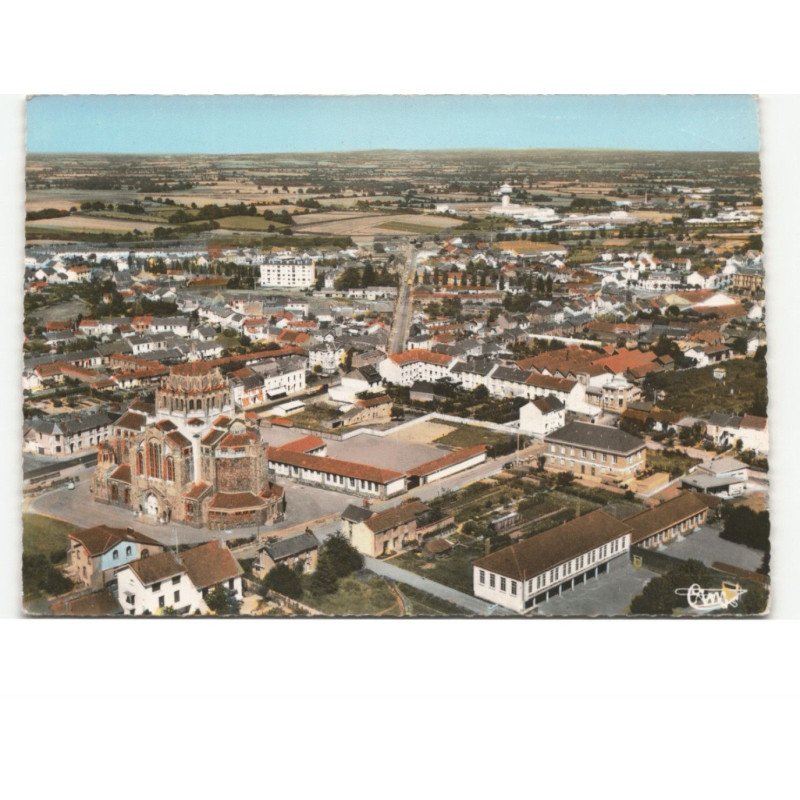 CHOLET: le sacré-coeur vue aérienne 10x15 - très bon état