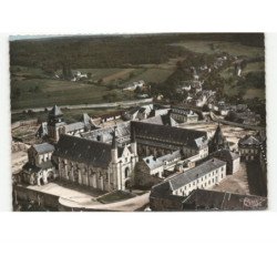 FOUTEVRAULT: l'abbaye, fondée par robert d'abrissel au XIe siècle vue aérienne 10x15 - très bon état