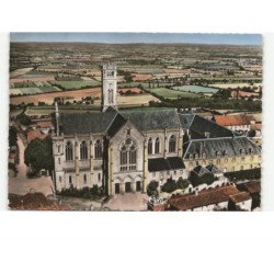 LES GARDES: monsastère des cisterciennes de notre-dame des gardes, le sanctuaire vue aérienne 10x15 - très bon état