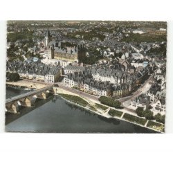 GIEN: vue générale, le château vue aérienne 10x15 - très bon état