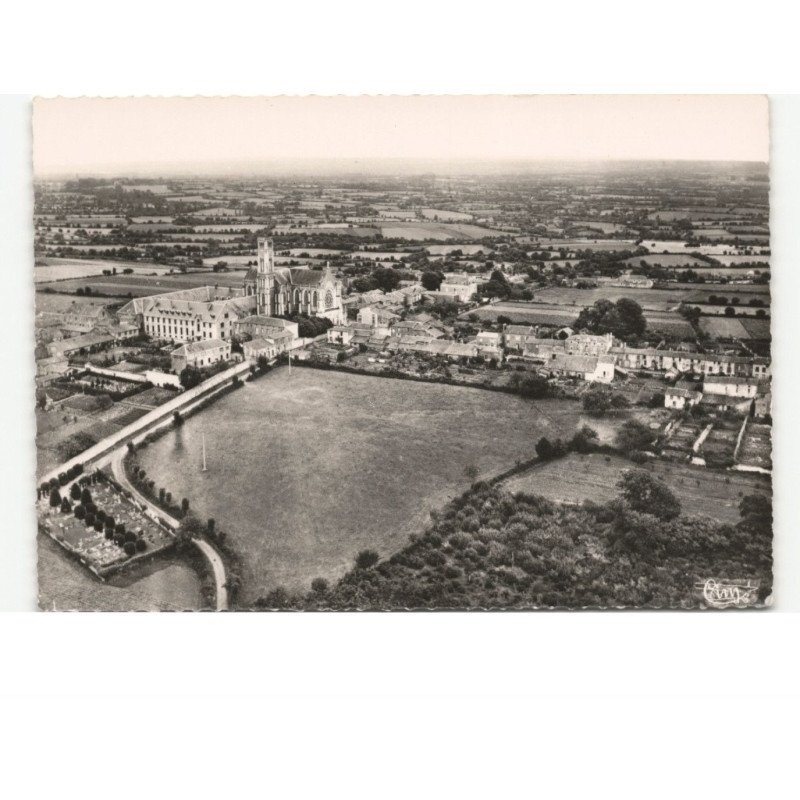 LES GARDES: monastère des cisterciennes de notre-dame des gardes, le sanctuaire vue aérienne 10x15 - très bon état