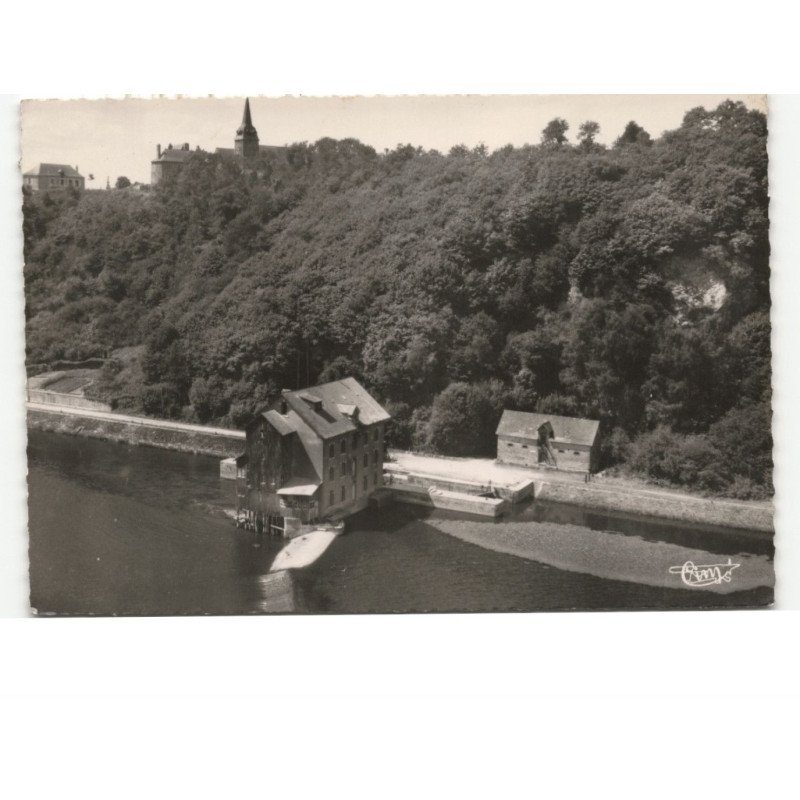 JARZE: le château: vue aérienne 10x15 - très bon état