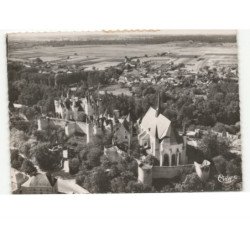 MONTREUIL-BELLAY: le château et l'église vue aérienne 10x15 - très bon état