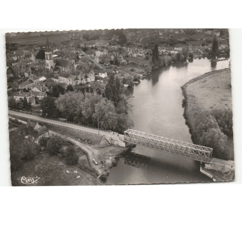 MORANNES: le pont sur la sarthe séparant le baugeois de segréen vue aérienne 10x15 - très bon état