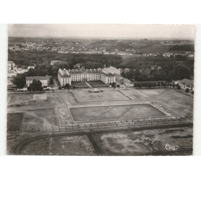 SAUMUR: école d'applicatio. de l'armée blindée et de la cavalerie vue aérienne 10x15 - très bon état