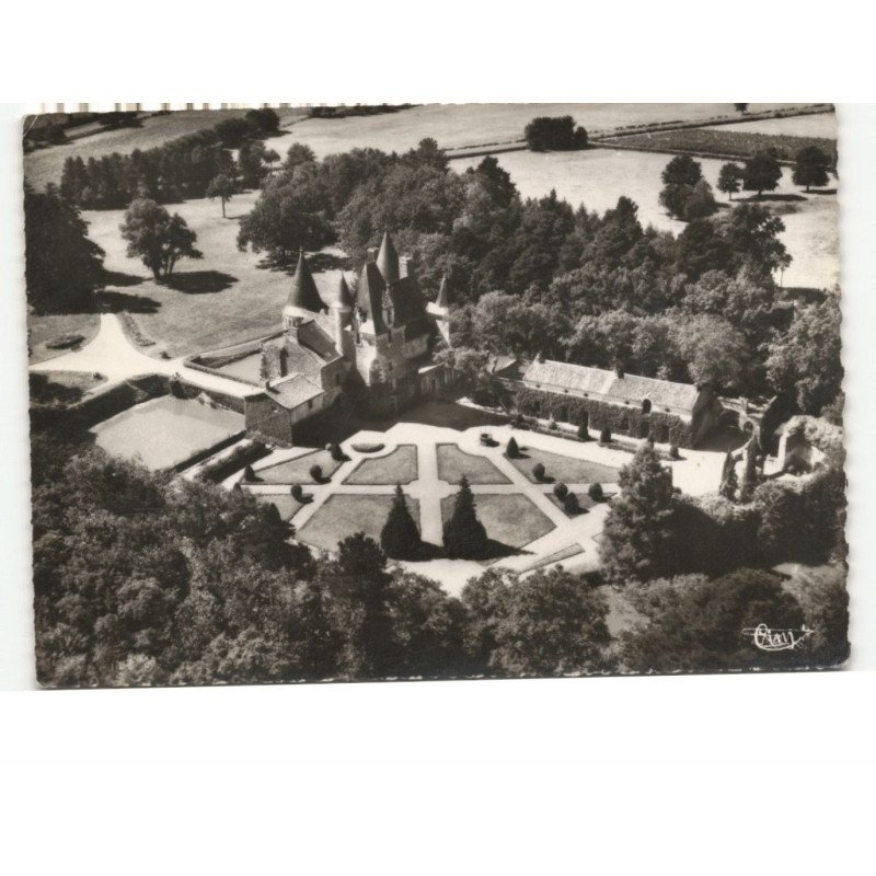 environs de VIHIERS: château du coudray montbaud vue aérienne 10x15 - très bon état