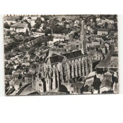 VIHIERS: l'église vue aérienne 10x15 - très bon état
