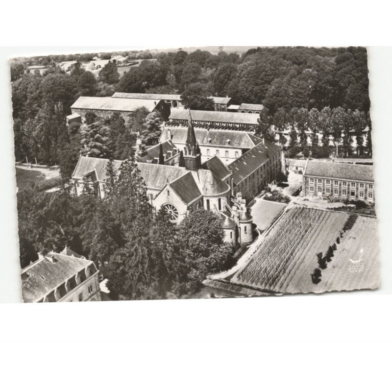 BEGROLLES-en-MAUGES: abbaye de belle-fontaine vue aérienne 10x15 - très bon état