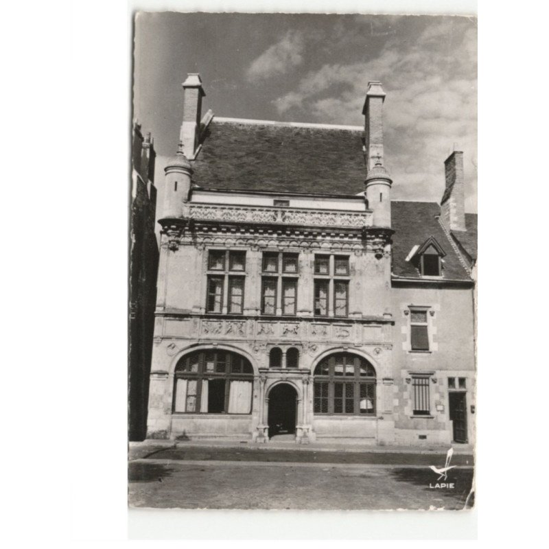 BEAUGENCY: l'hôtel de ville XVIe siècle vue aérienne 10x15 - très bon état