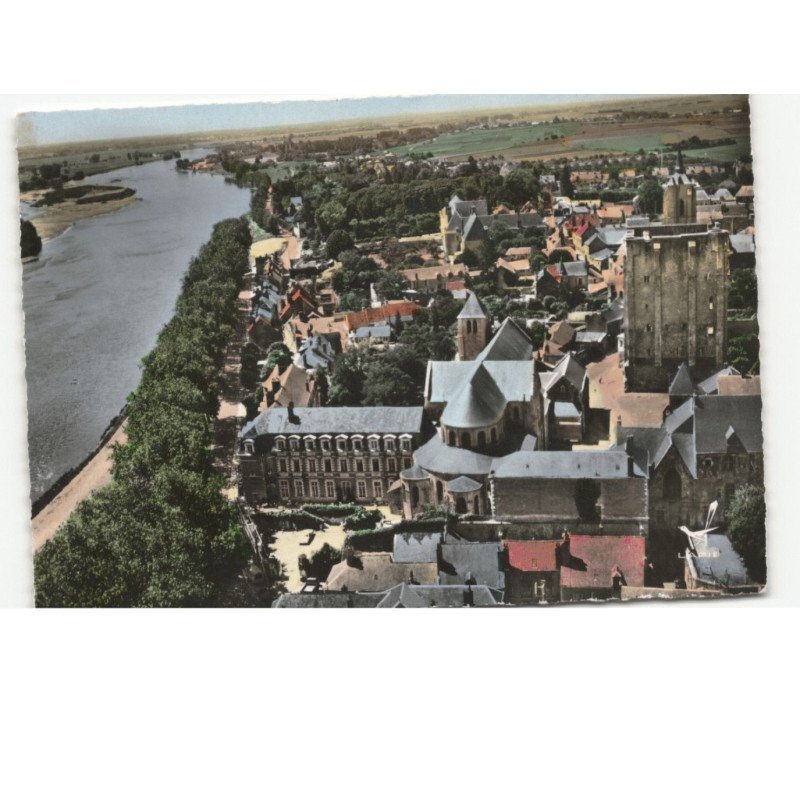 BEAUGENCY: l'église abbatiale XIIe siècle, la tour de césar XIe siècle vue aérienne 10x15 - très bon état