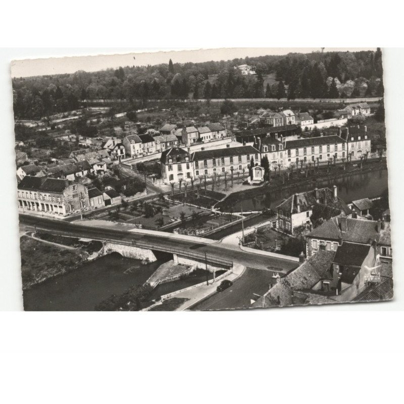 BRIARE: les écoles vue aérienne 10x15 - très bon état