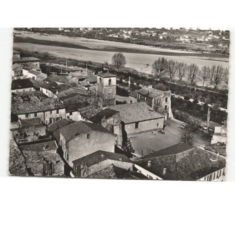SAINT-LAURENT-du-VAR: l'église vue aérienne 10x15 - très bon état