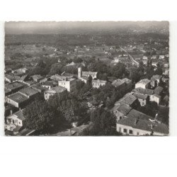 MOUANS-SARTOUX: la place vue aérienne 10x15 - état
