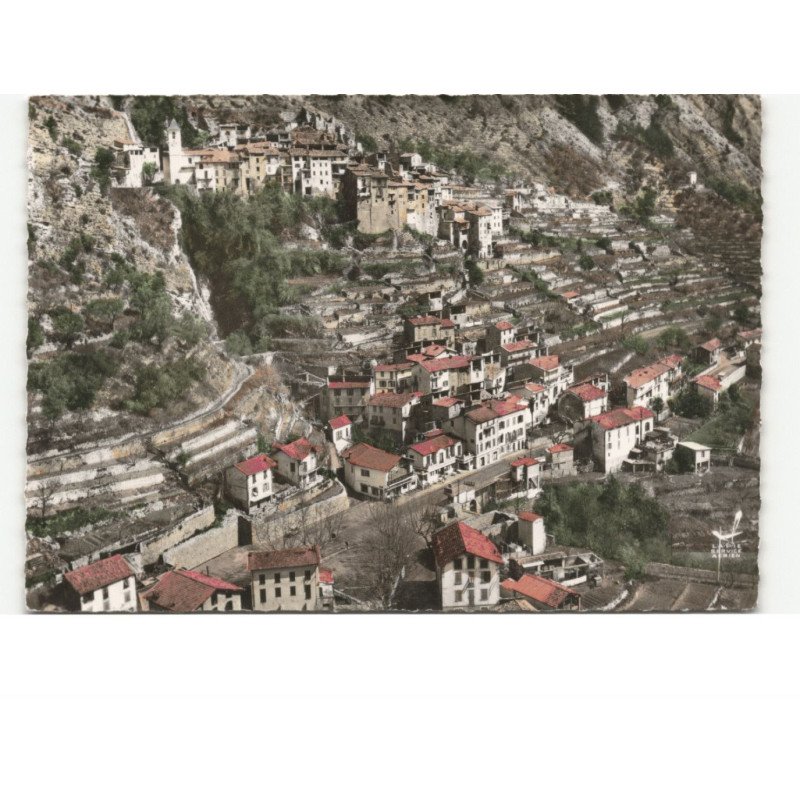TOUET-sur-VAR: le village sarrazin vue aérienne 10x15 - très bon état