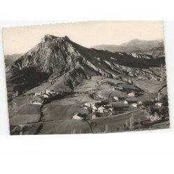 SAVOURNON: vue générale et le château de l'aigle vue aérienne 10x15 - très bon état