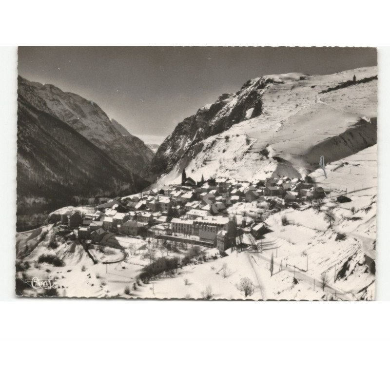 LA GRAVE: vue générale d'hiver vue aérienne 10x15 - très bon état