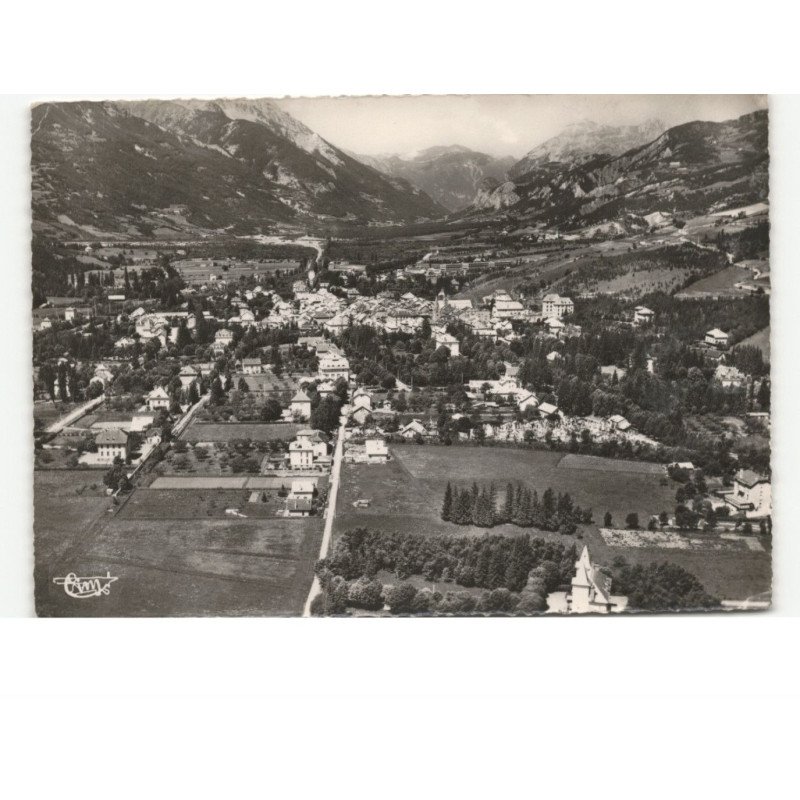 BARCELONNETTE: la ville et la vallée de l'ubaye vue aérienne 10x15 - très bon état