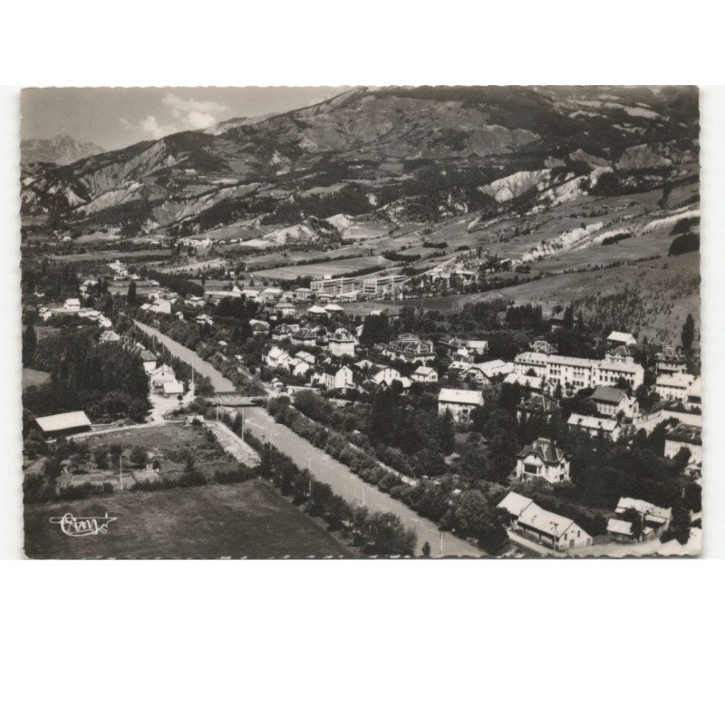 BARCELONNETTE: vue de la ville dans le fond saint-pons vue aérienne 10x15 - très bon état