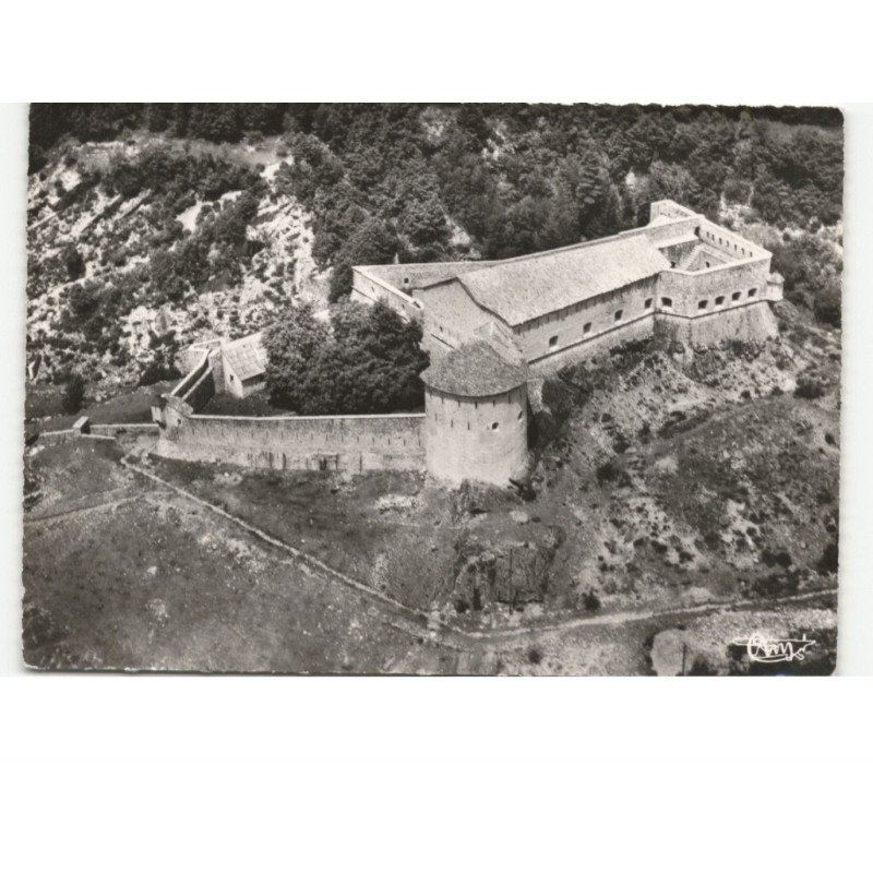 COLMARS: ville fortifié par vauban, vue générale du fort de savoie vue aérienne 10x15 - très bon état