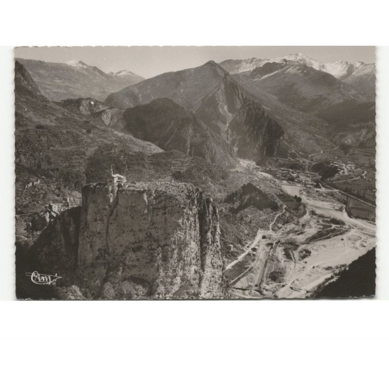 CASTELLANE: vallée du verdon, le rocher et chapelle de notre-dame du roc vue aérienne 10x15 - très bon état