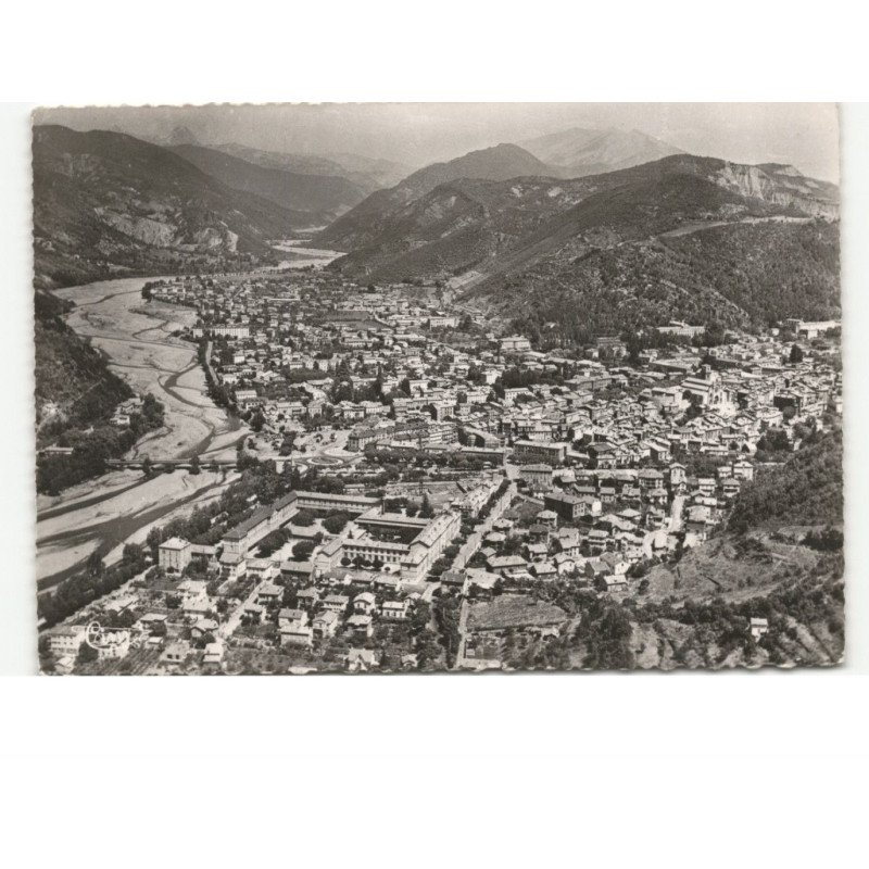 DIGNE: vue générale vue aérienne 10x15 - très bon état