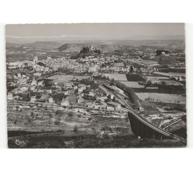 FORCALQUIER: la ville, le viaduc, dans le fond notre-dame de provence vue aérienne 10x15 - très bon état