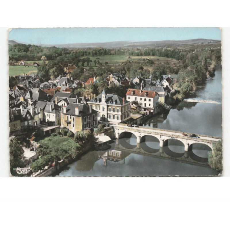 LARCHE: vue générale le pont sur la vézère vue aérienne 10x15 - très bon état